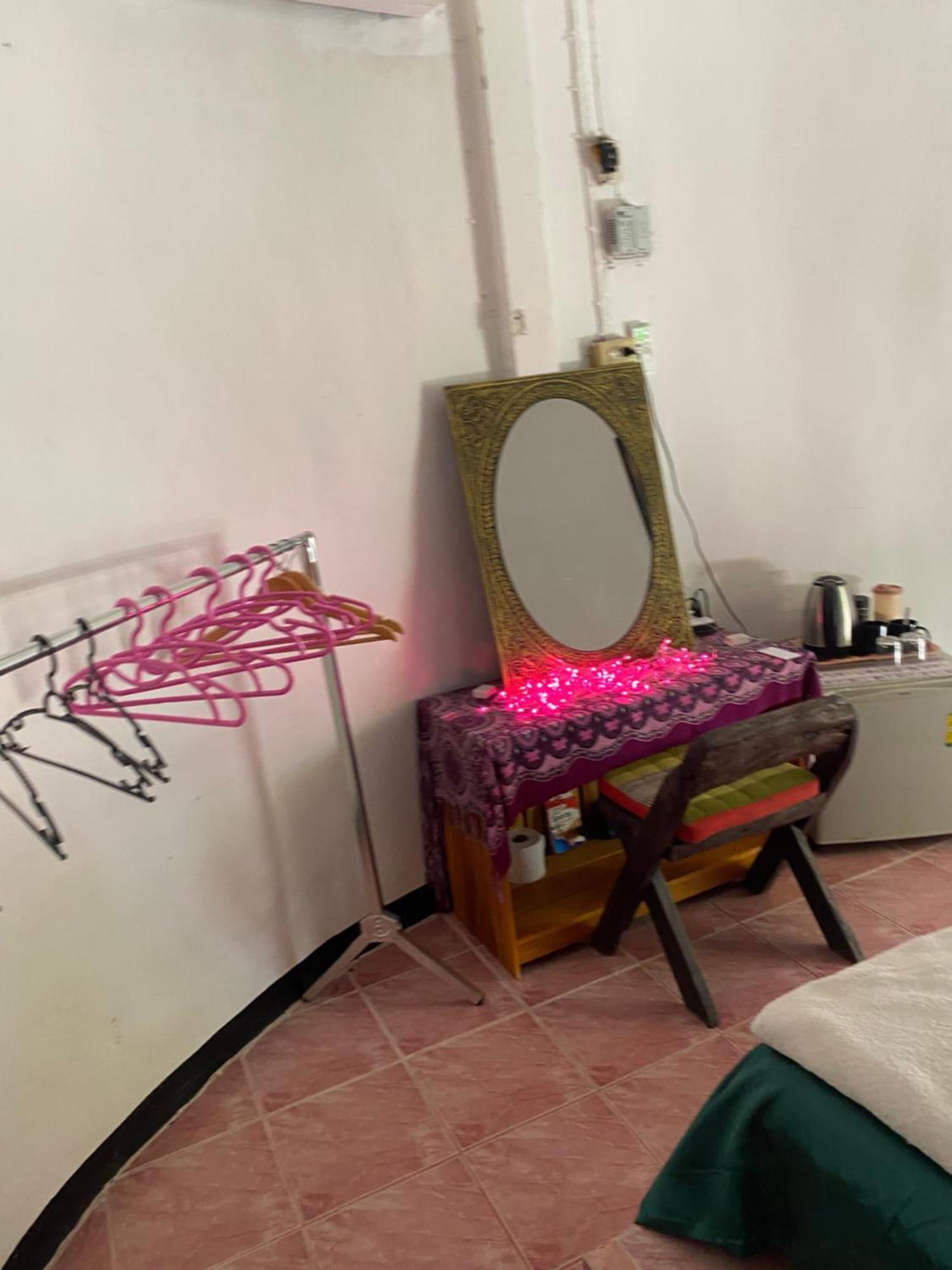 Hutofhappiness Apartment Thongsala Exterior photo